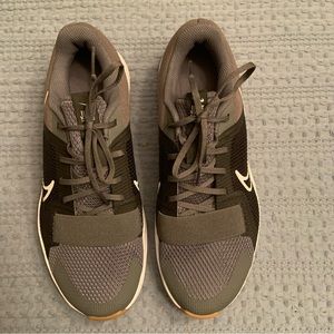 Nike MC Trainer 2 Grey Black‎ White Gum Running Shoes DM0823-007 Men's Size 9.5